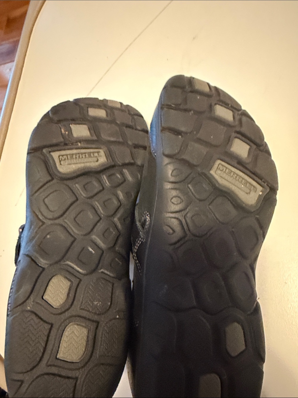 Merrell Woman’s Dassie style slip on casual loafer with buckle. Size 8. - Picture 11 of 14